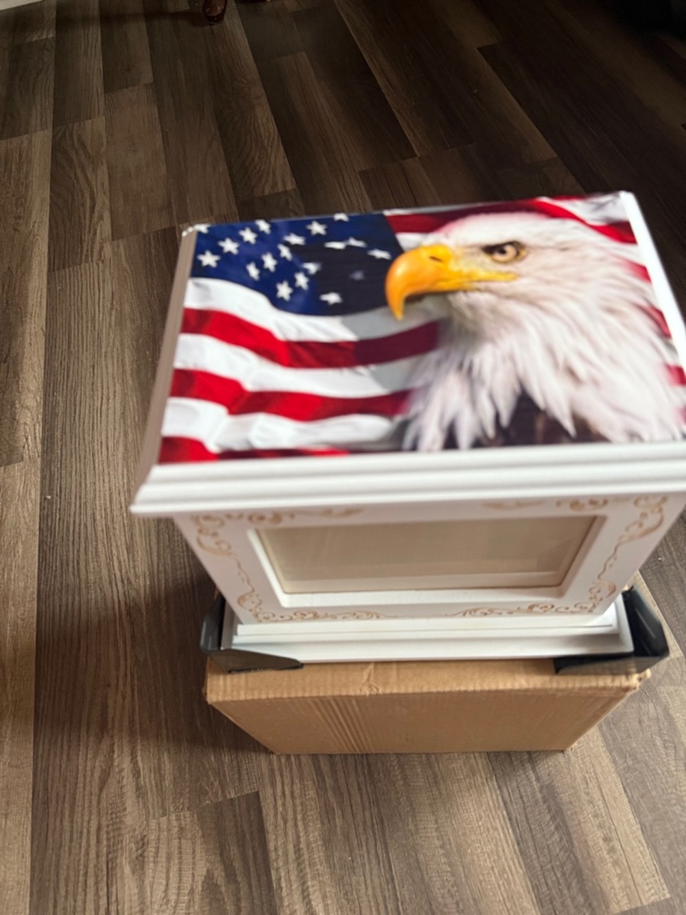 Patriotic Eagle Music Box Jewelry Box with American Flag Lid